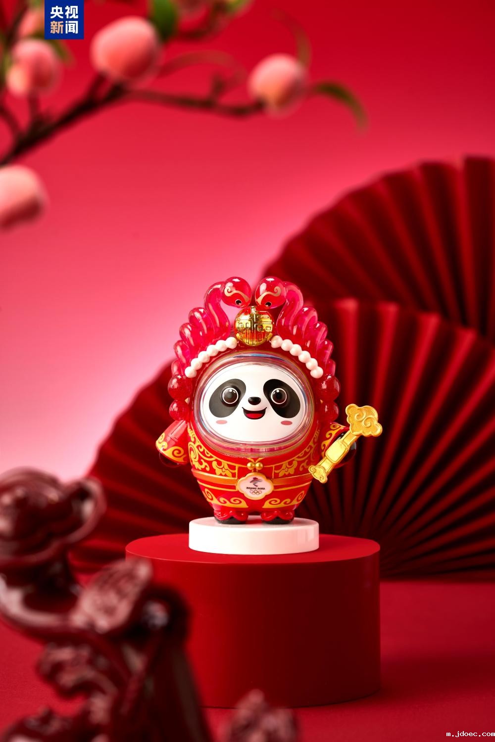 "冰墩墩"蛇年新春特别版"蛇墩墩"新品发布