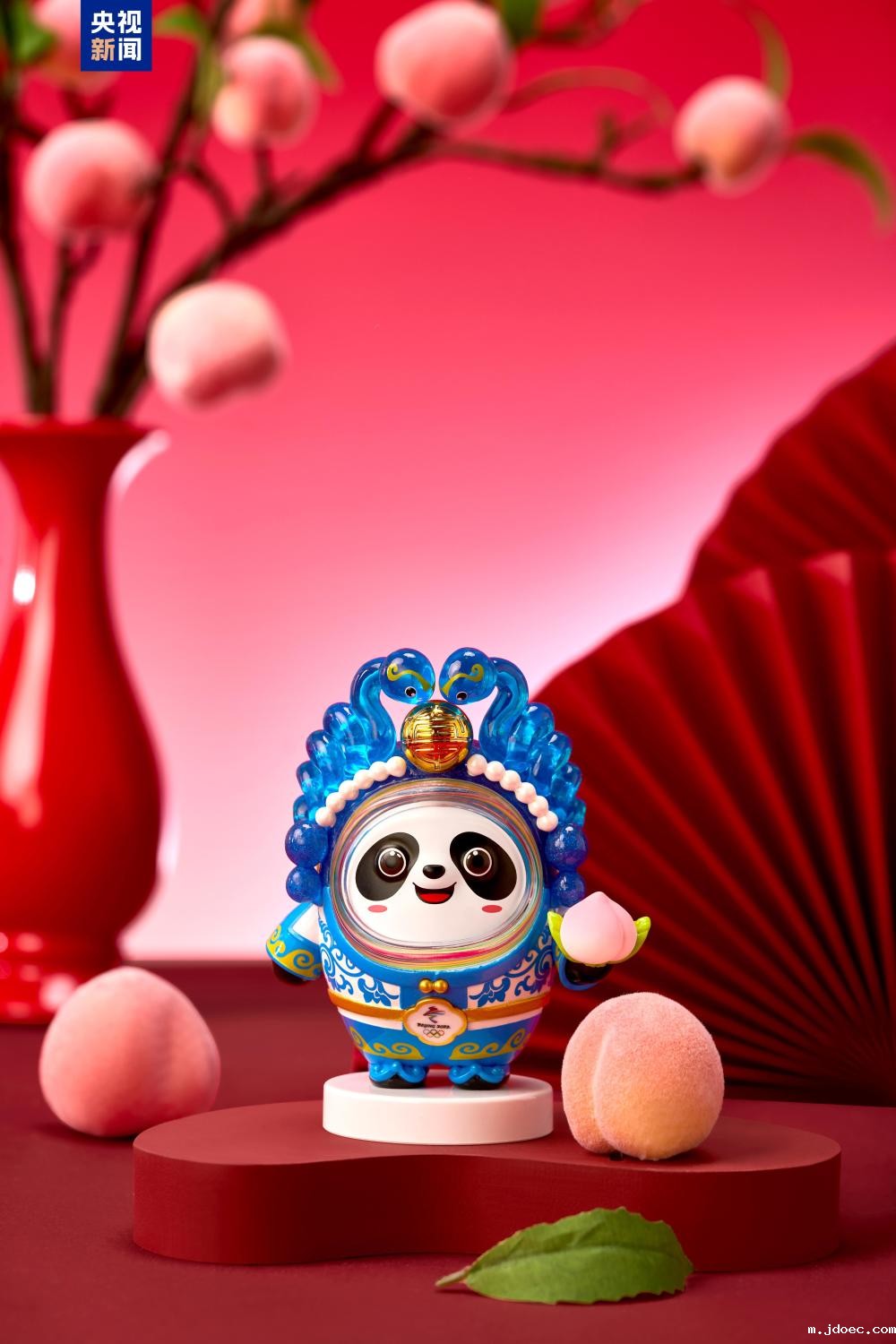 "冰墩墩"蛇年新春特别版"蛇墩墩"新品发布