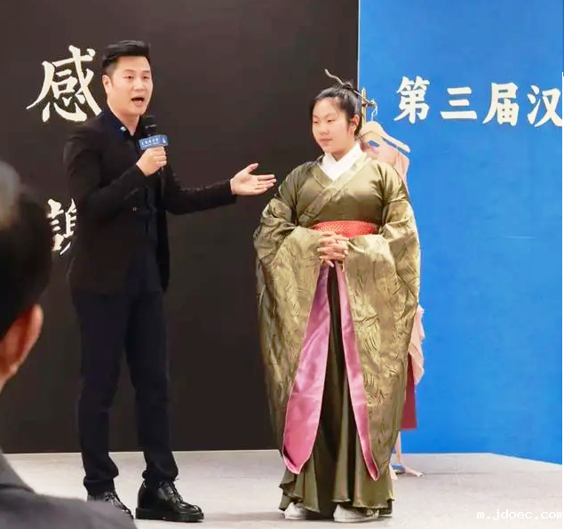 上海版权产业增速近20%，汉服发展何以成为一股潮流？